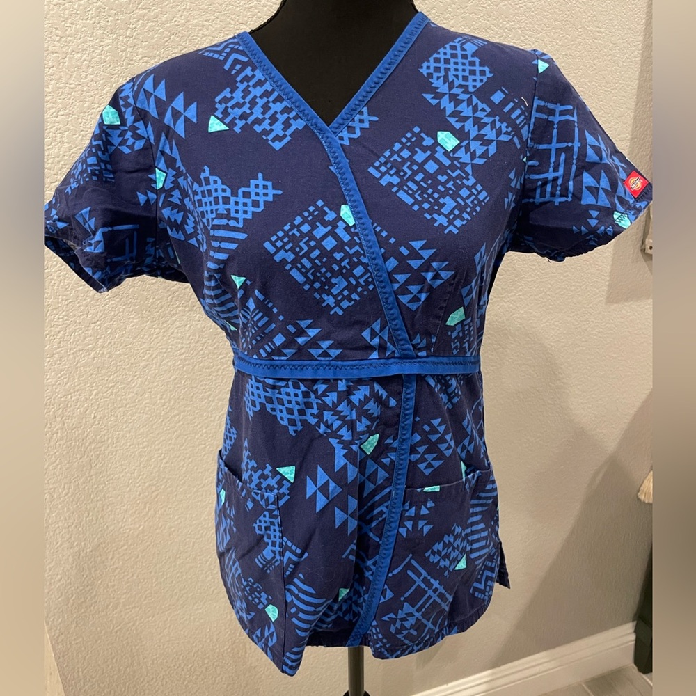 Dickies Scrub Top